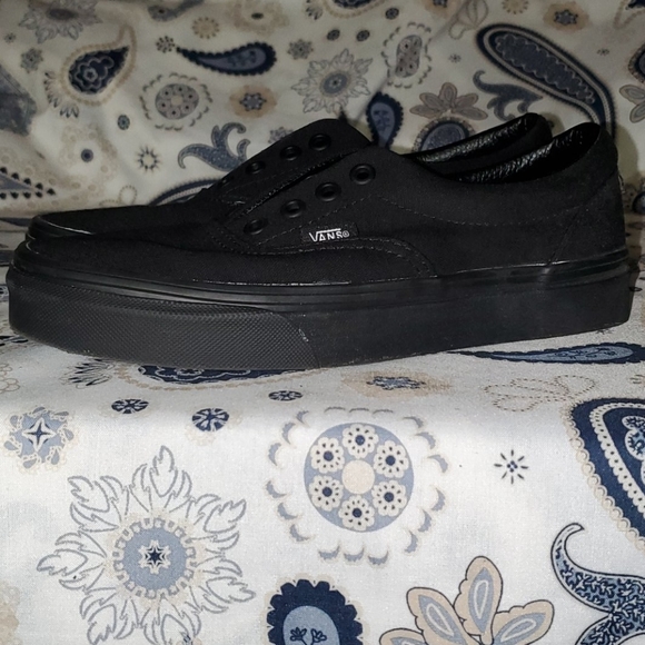 VANS - Picture 3 of 10